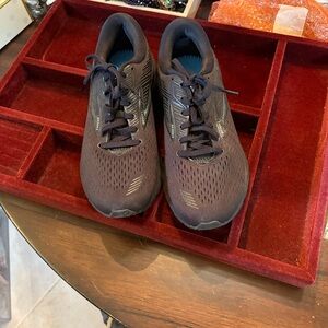 Brooks Adrenaline 19 Black Athletic Shoes